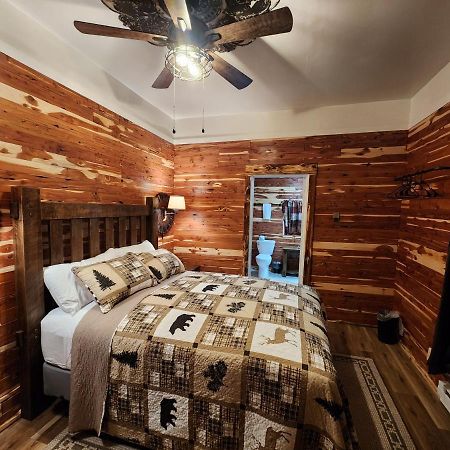 Log Cabin Inn Eureka Springs Buitenkant foto