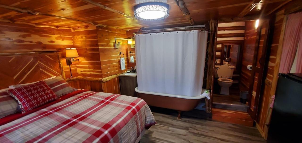 Log Cabin Inn Eureka Springs Buitenkant foto