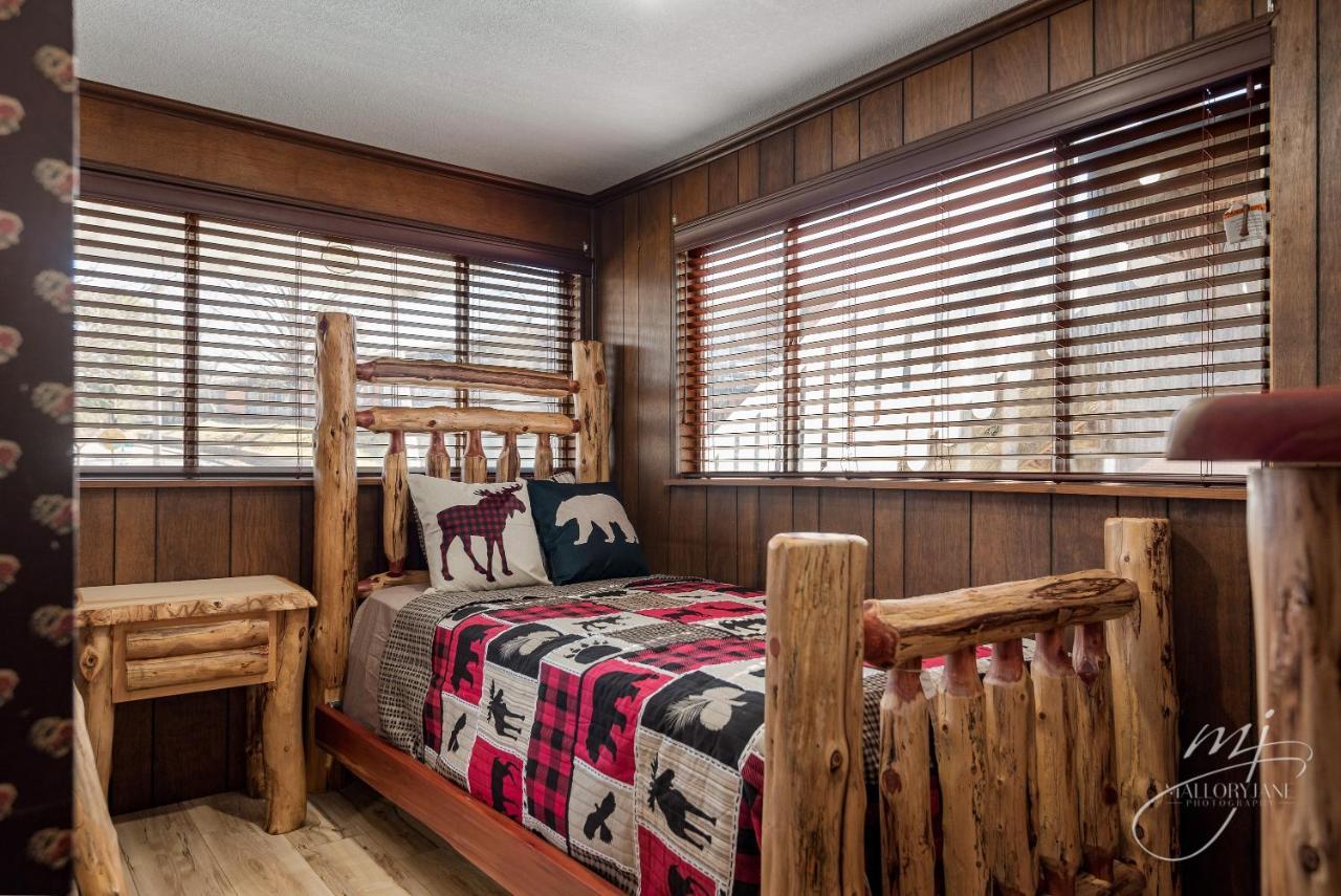 Log Cabin Inn Eureka Springs Buitenkant foto