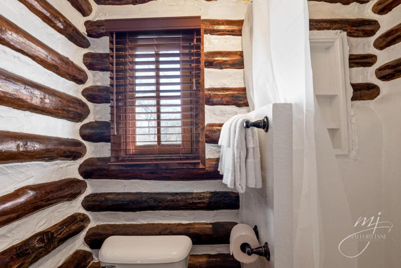 Log Cabin Inn Eureka Springs Buitenkant foto