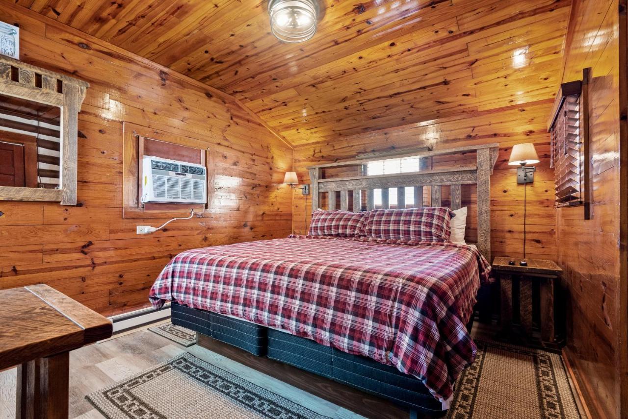 Log Cabin Inn Eureka Springs Buitenkant foto
