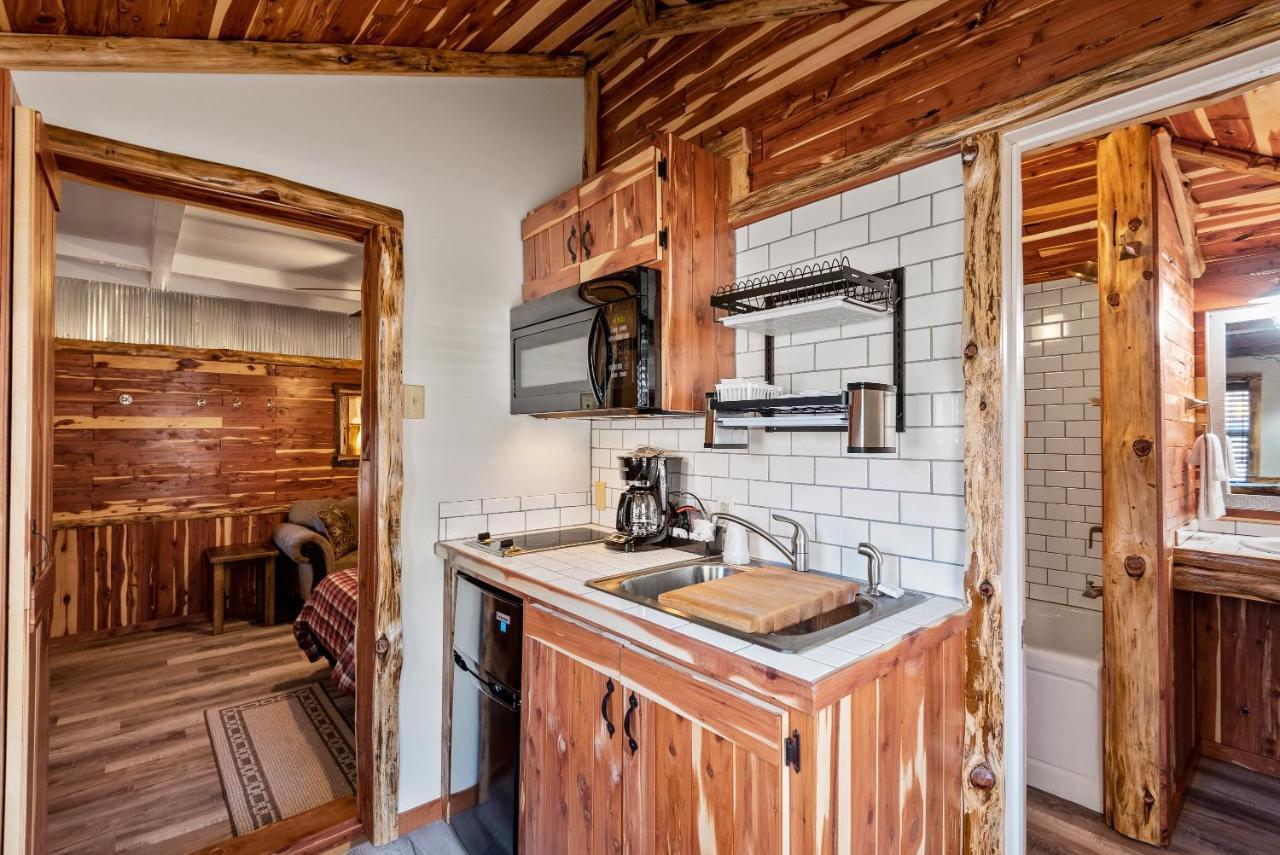 Log Cabin Inn Eureka Springs Buitenkant foto