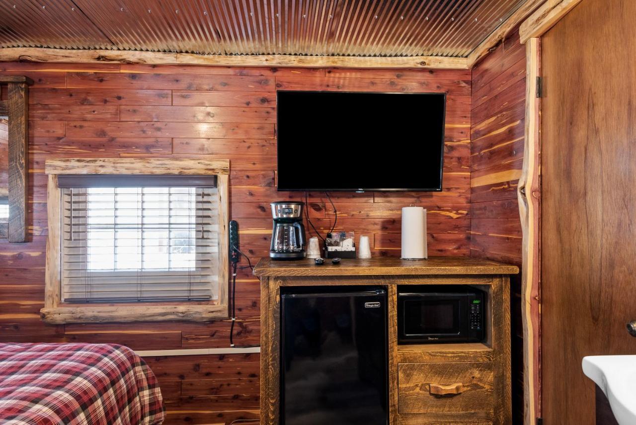 Log Cabin Inn Eureka Springs Buitenkant foto
