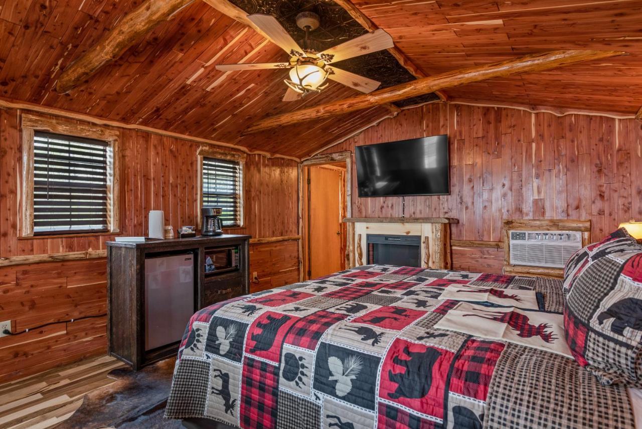 Log Cabin Inn Eureka Springs Buitenkant foto