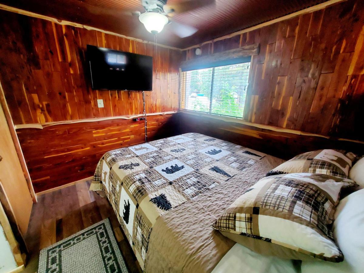 Log Cabin Inn Eureka Springs Buitenkant foto