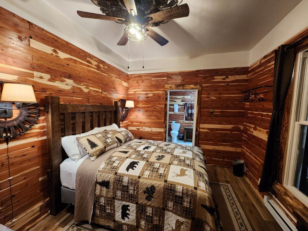 Log Cabin Inn Eureka Springs Buitenkant foto