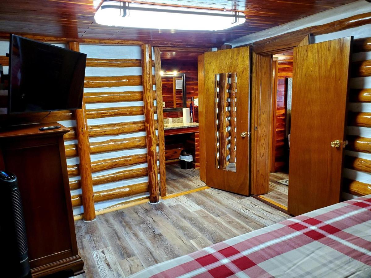 Log Cabin Inn Eureka Springs Buitenkant foto