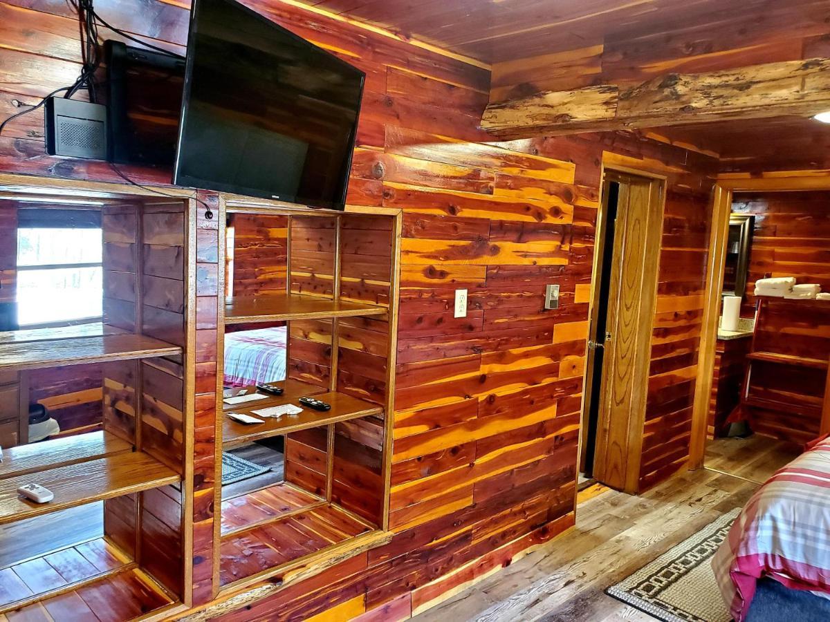Log Cabin Inn Eureka Springs Buitenkant foto